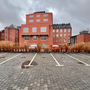 Brick House - Zoska Vratislav